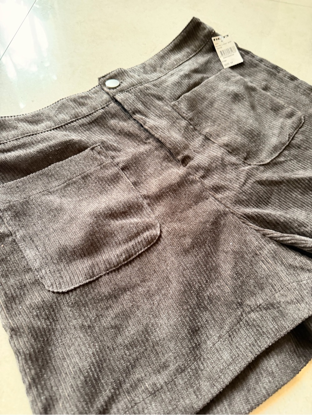 NWT Tilly’s Melrose Corduroy High-Waisted Utility Shorts Grey - Size M
